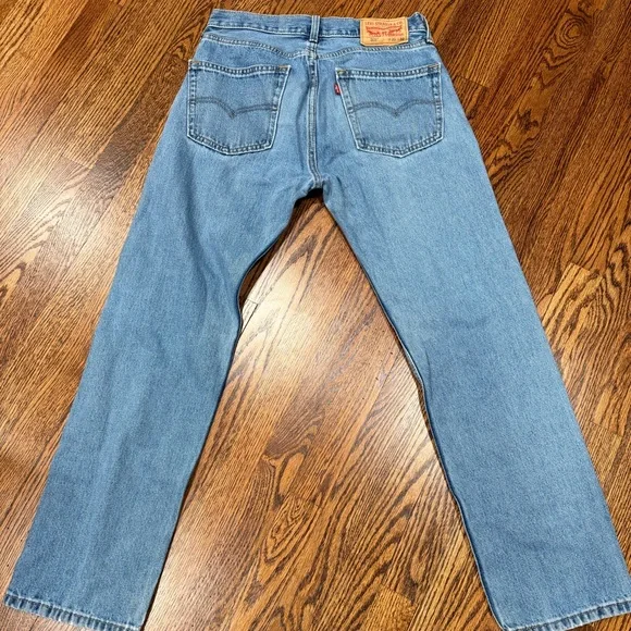 Levi’s 505 Regular Fit Light Wash Jeans Size 30x32 - Picture 2 of 5
